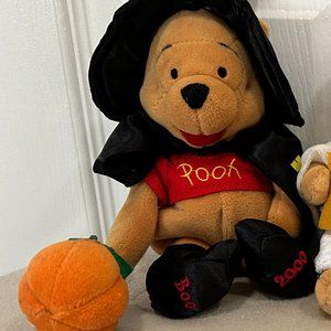 Vintage: Year 2000 Halloween Winnie the Pooh Mini Bean Bag